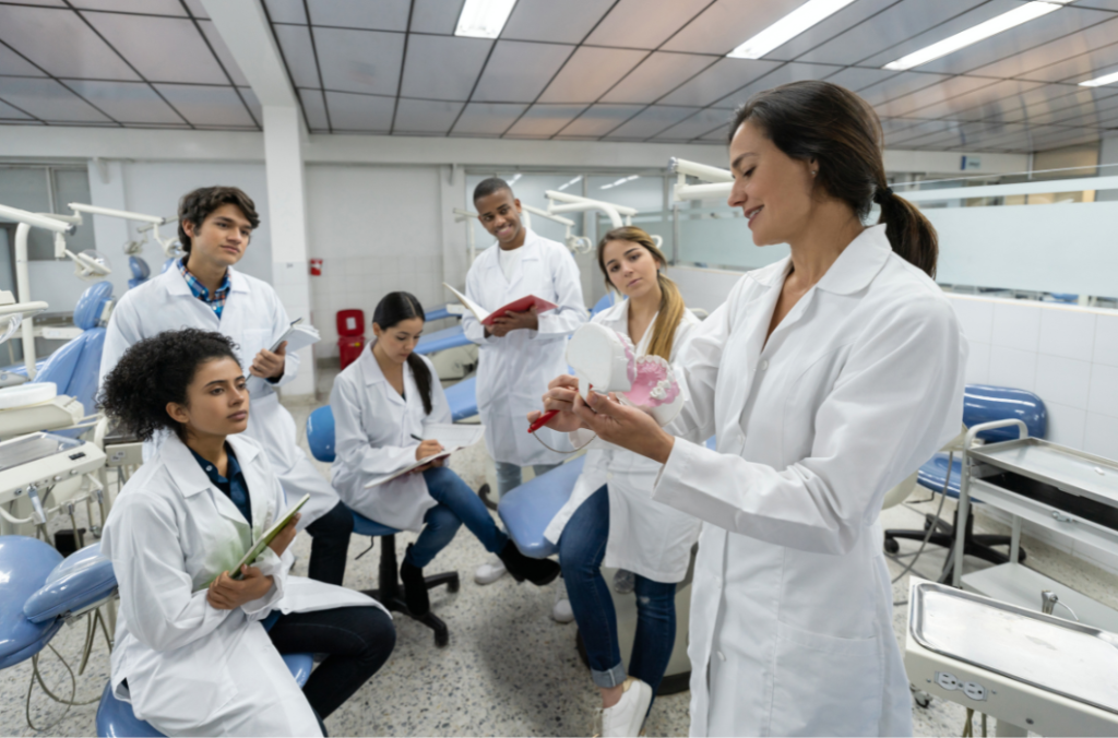 Curso Técnico de Odontología en INACAP